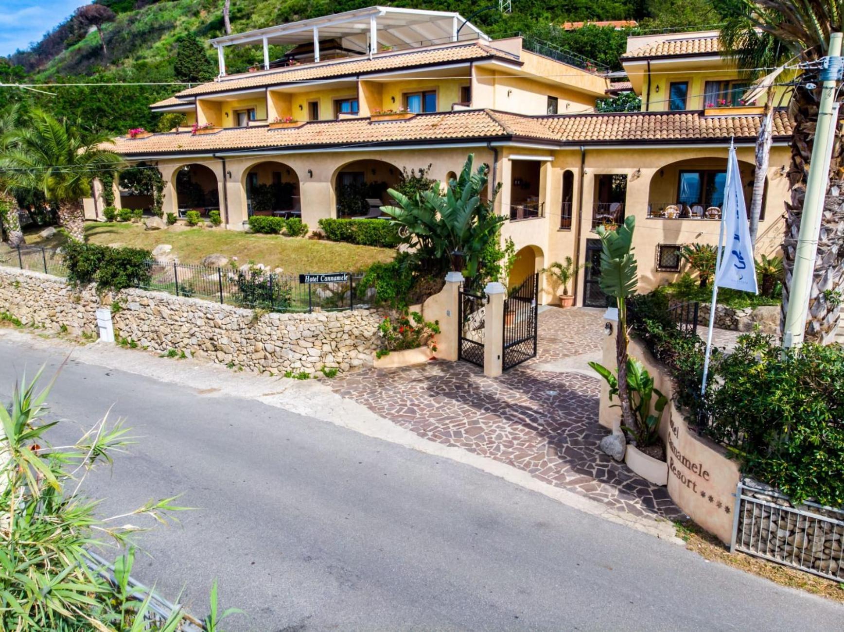 Unico Cannamele Escape Tropea By Life Resorts Parghelia Exterior photo