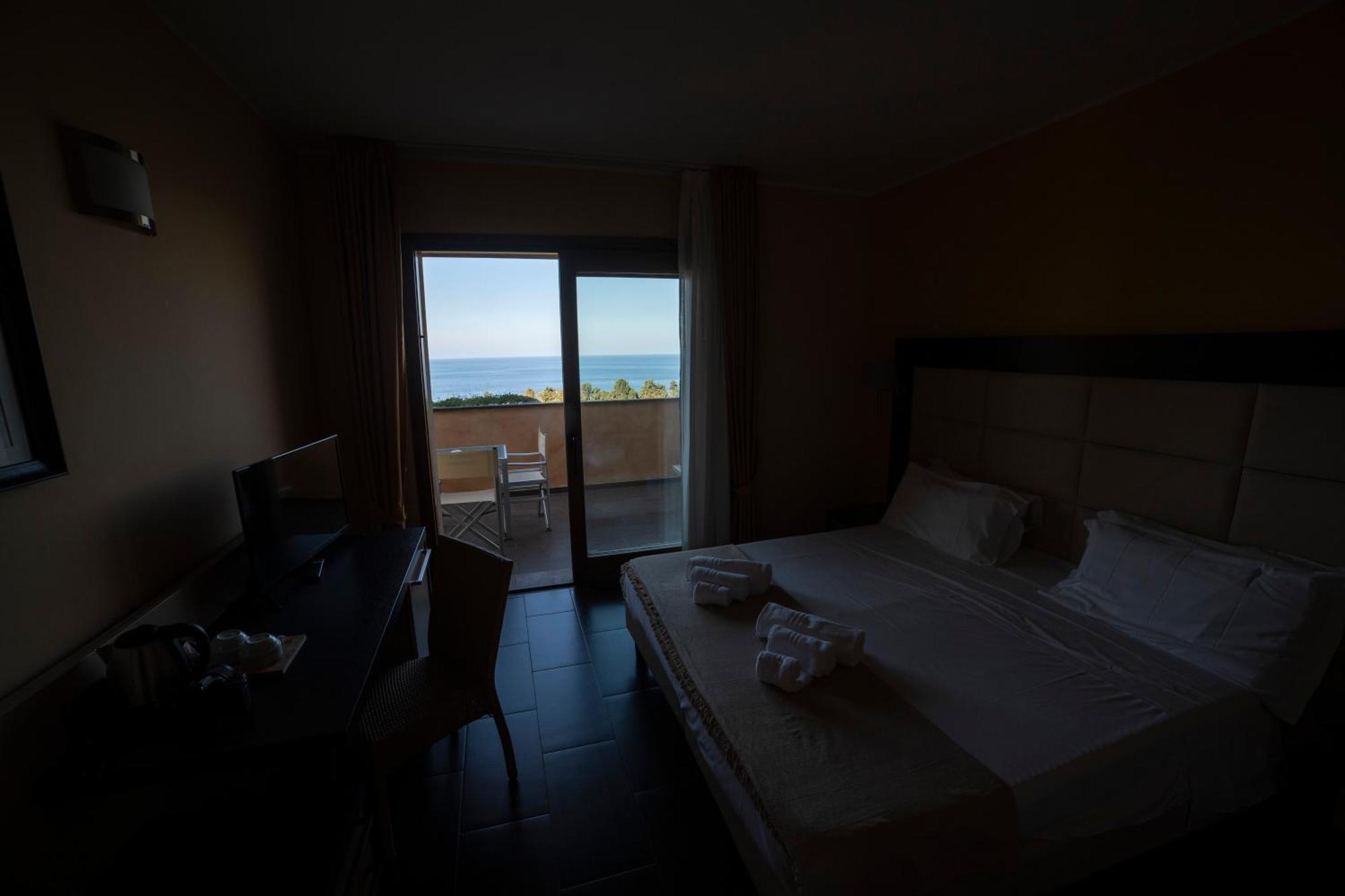 Unico Cannamele Escape Tropea By Life Resorts Parghelia Exterior photo